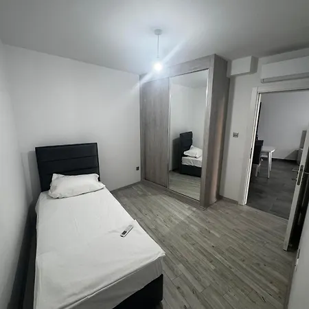 Girne, Genis Terasli Modern Larnaca