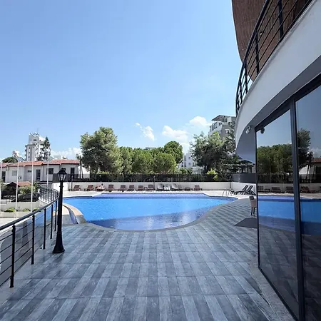 Girne, Genis Terasli Modern *